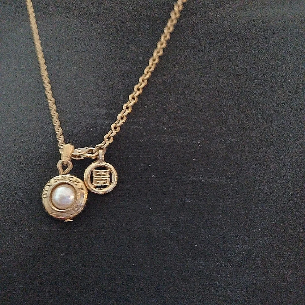 Rare Givenchy Paris Faux Pearl Matte Gold Necklace Vintage 1980s